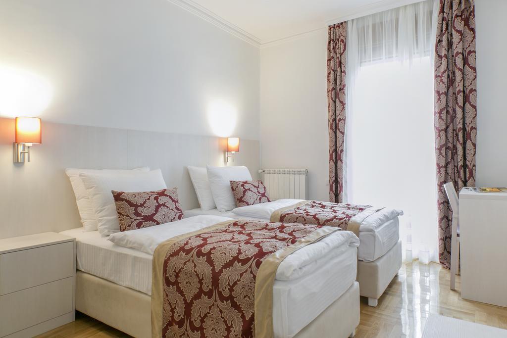 4 Apartment